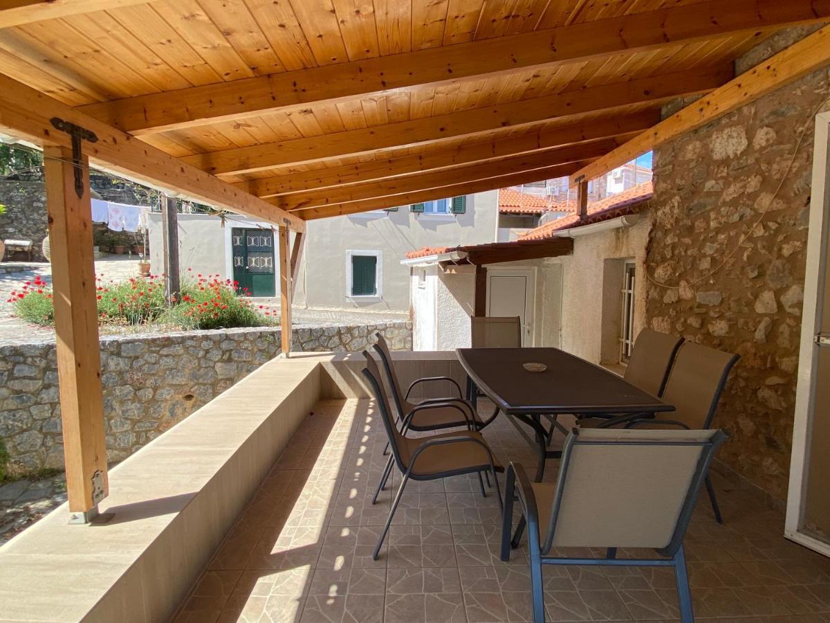 Villa Barbajonn'S Stone House Monemvasía Esterno foto