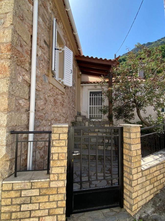 Villa Barbajonn'S Stone House Monemvasía Esterno foto